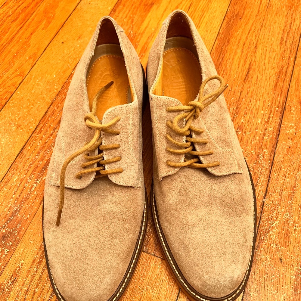 Elegant Men's Beige Suede Derby Shoes